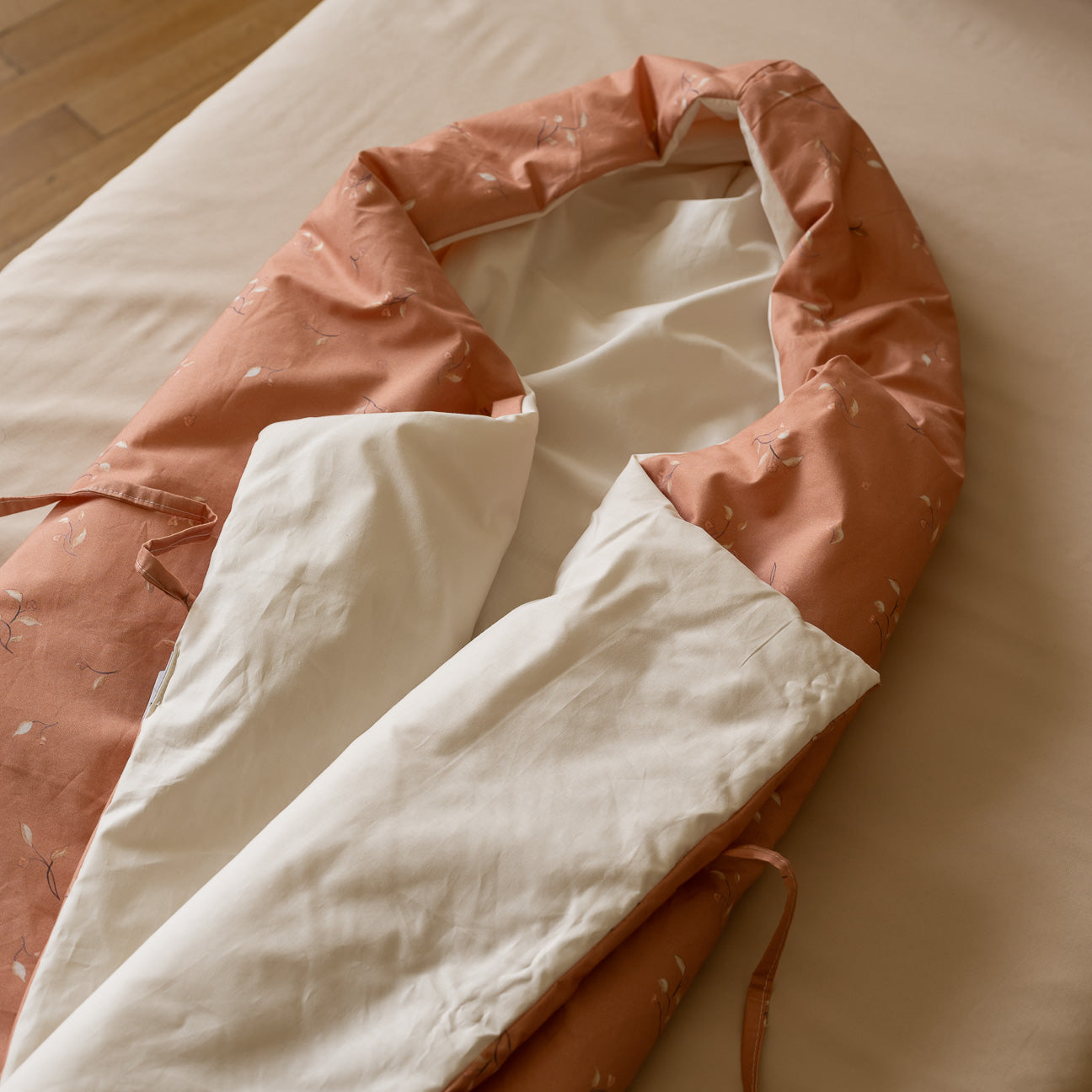 Fußsack für den Kinderwagen für Neugeborene
- 0–6 Monate- Foliage- Perkal - Dalfilo
