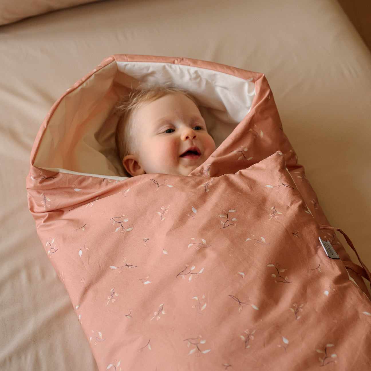Fußsack für den Kinderwagen für Neugeborene
- 0–6 Monate- Foliage- Perkal - Dalfilo