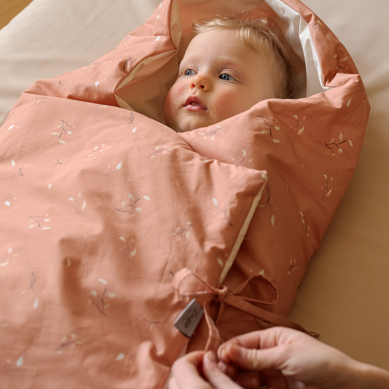 Fußsack für den Kinderwagen für Neugeborene
- 0–6 Monate- Foliage- Perkal - Dalfilo